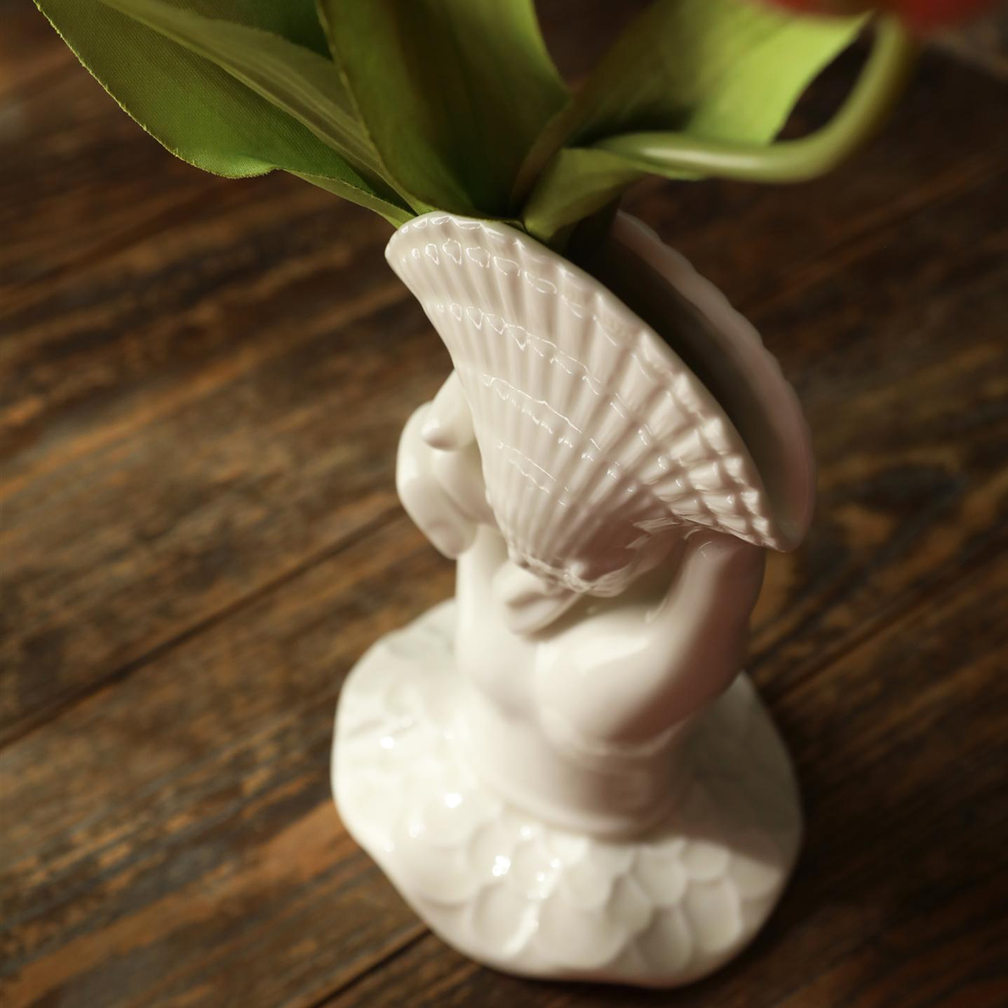 Silk Shell Hand Vase