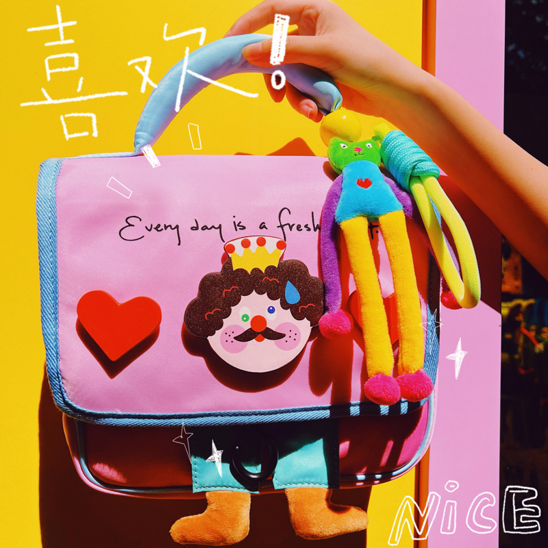 Roomy travel vanity bag that turns packing into a small ceremony