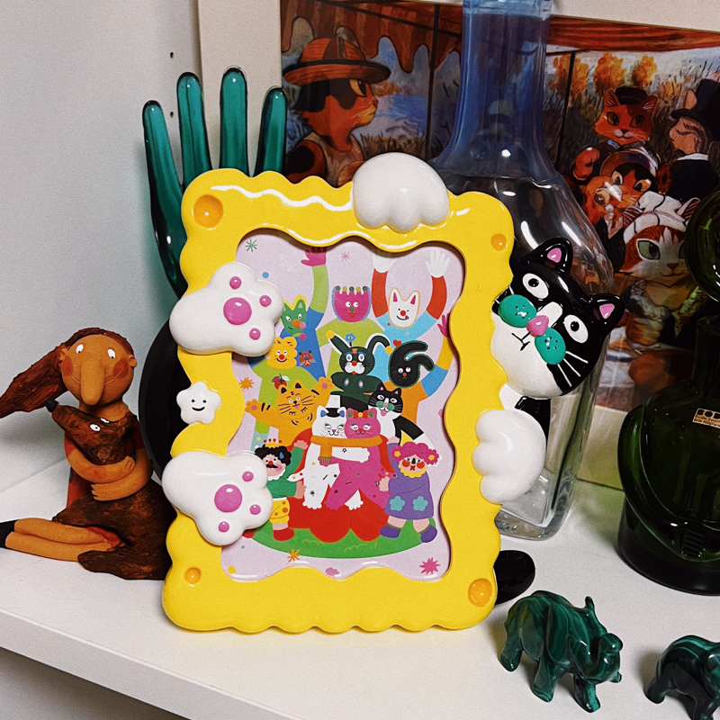Playful Cat Paw Party Photo Frame