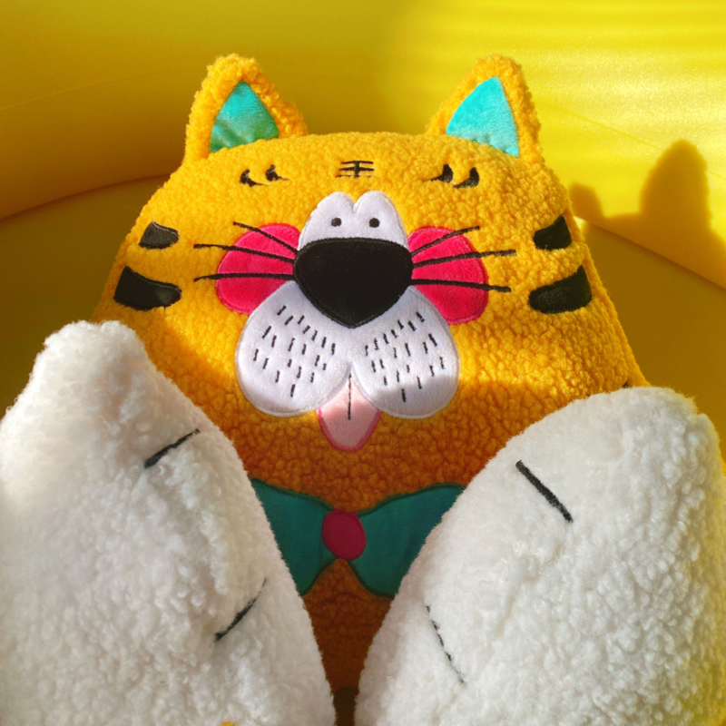 Hug Me Tiger Cushion