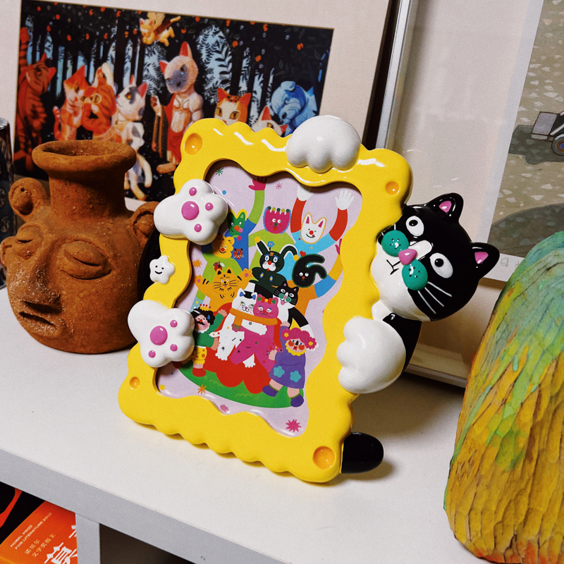 Playful Cat Paw Party Photo Frame