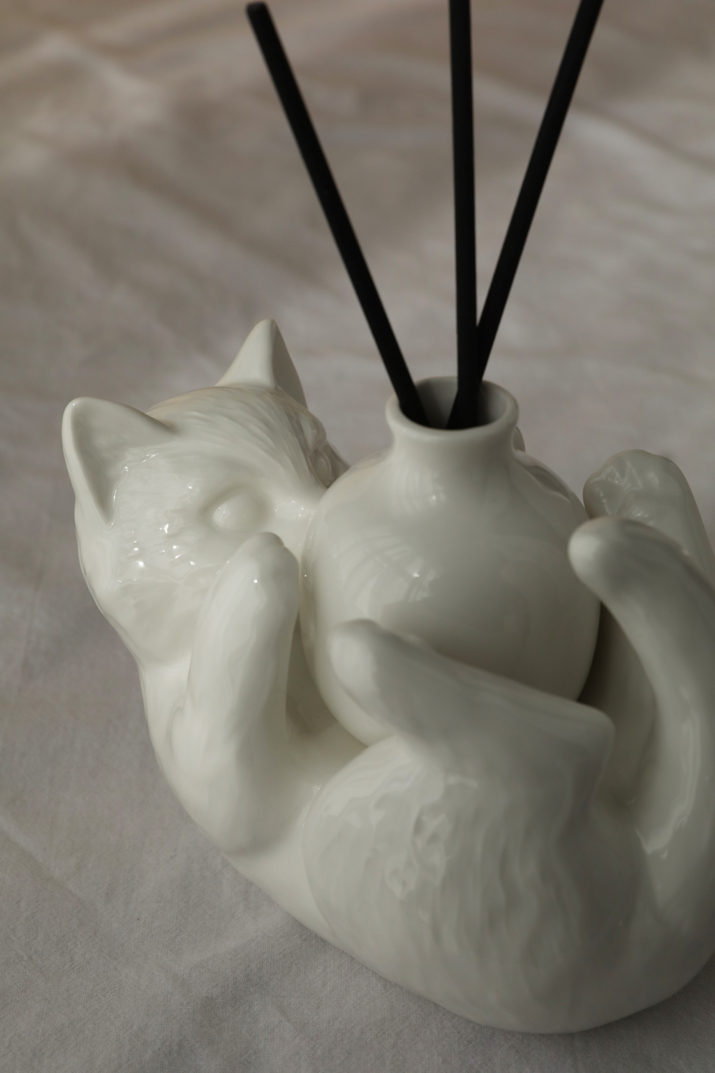 Cat Embrace Ceramic Diffuser & Vase