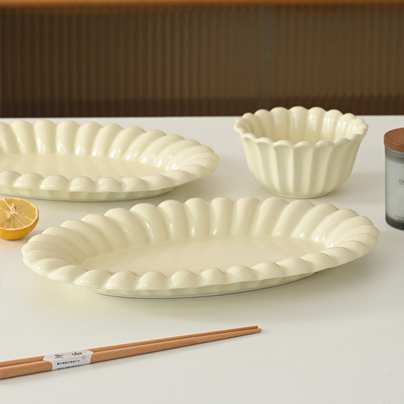 Cream Puff Plate image 1