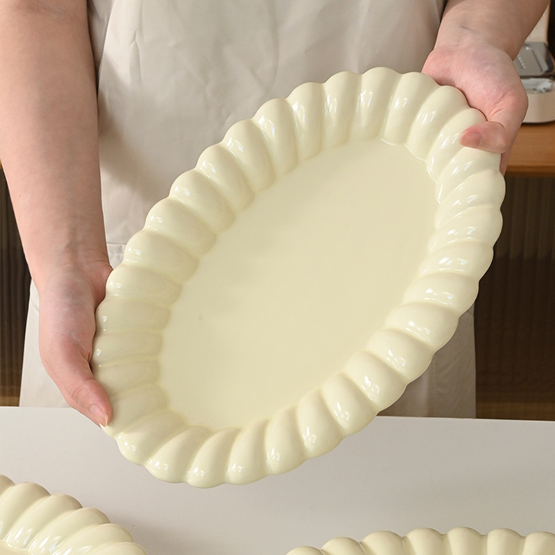 Cream Puff Plate image 3