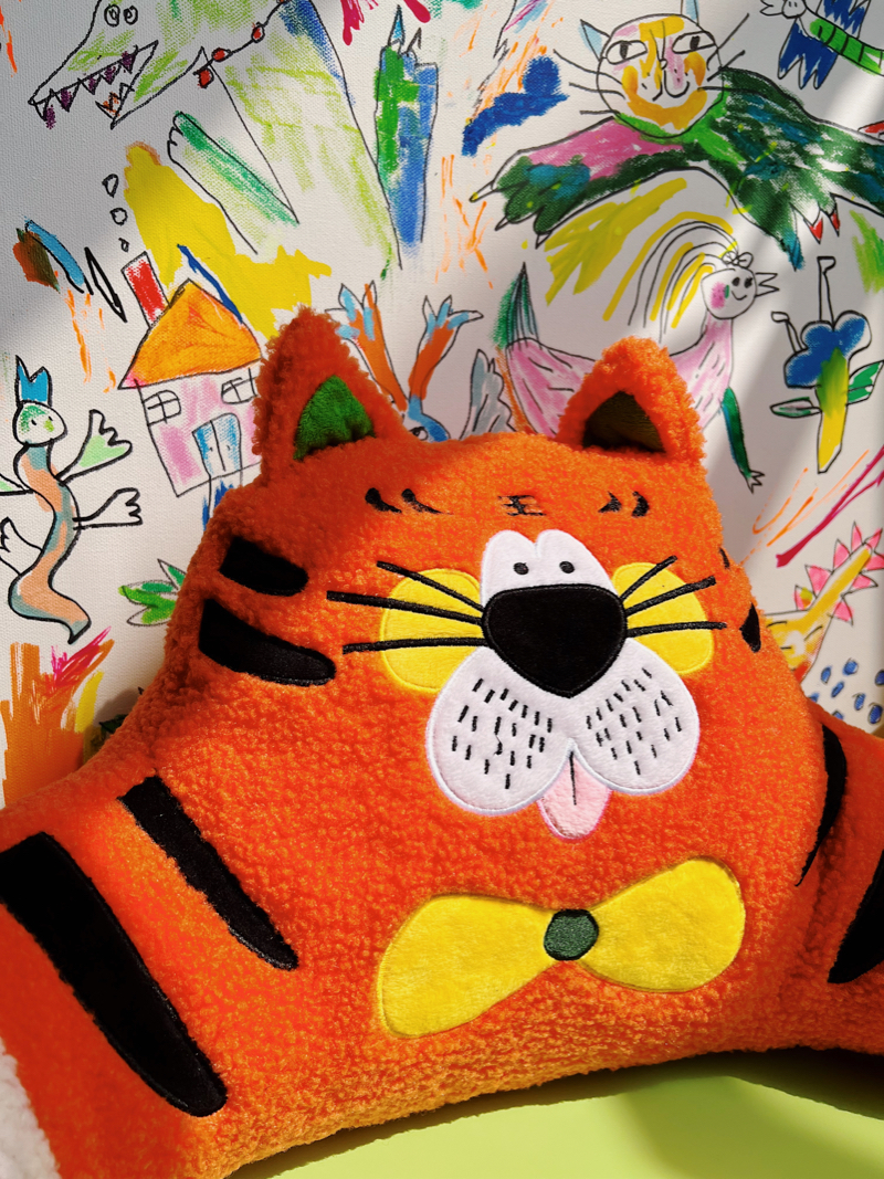 Hug Me Tiger Cushion