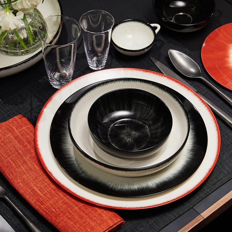 Porcelain dinnerware set built on contrast between light and shadow