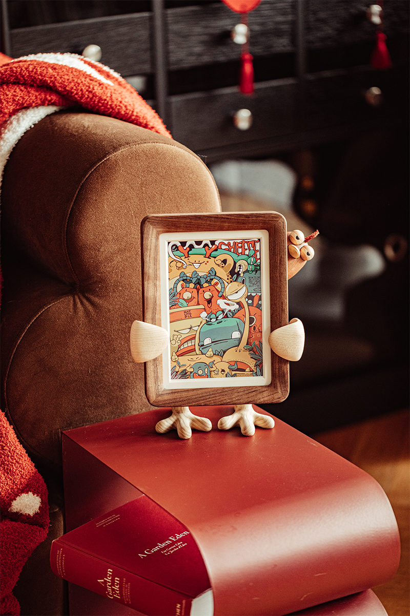 Clucky Stand Photo Frame - Image 7
