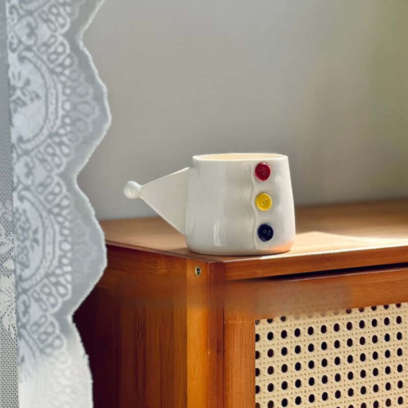 Clown Collar Teacup